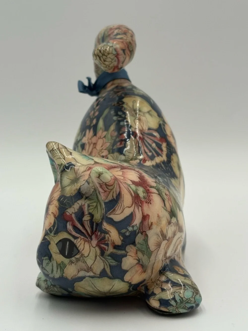 Floral Cat‎ Figurine Resin Decorative Cat Blue Multicolor Vintage Style